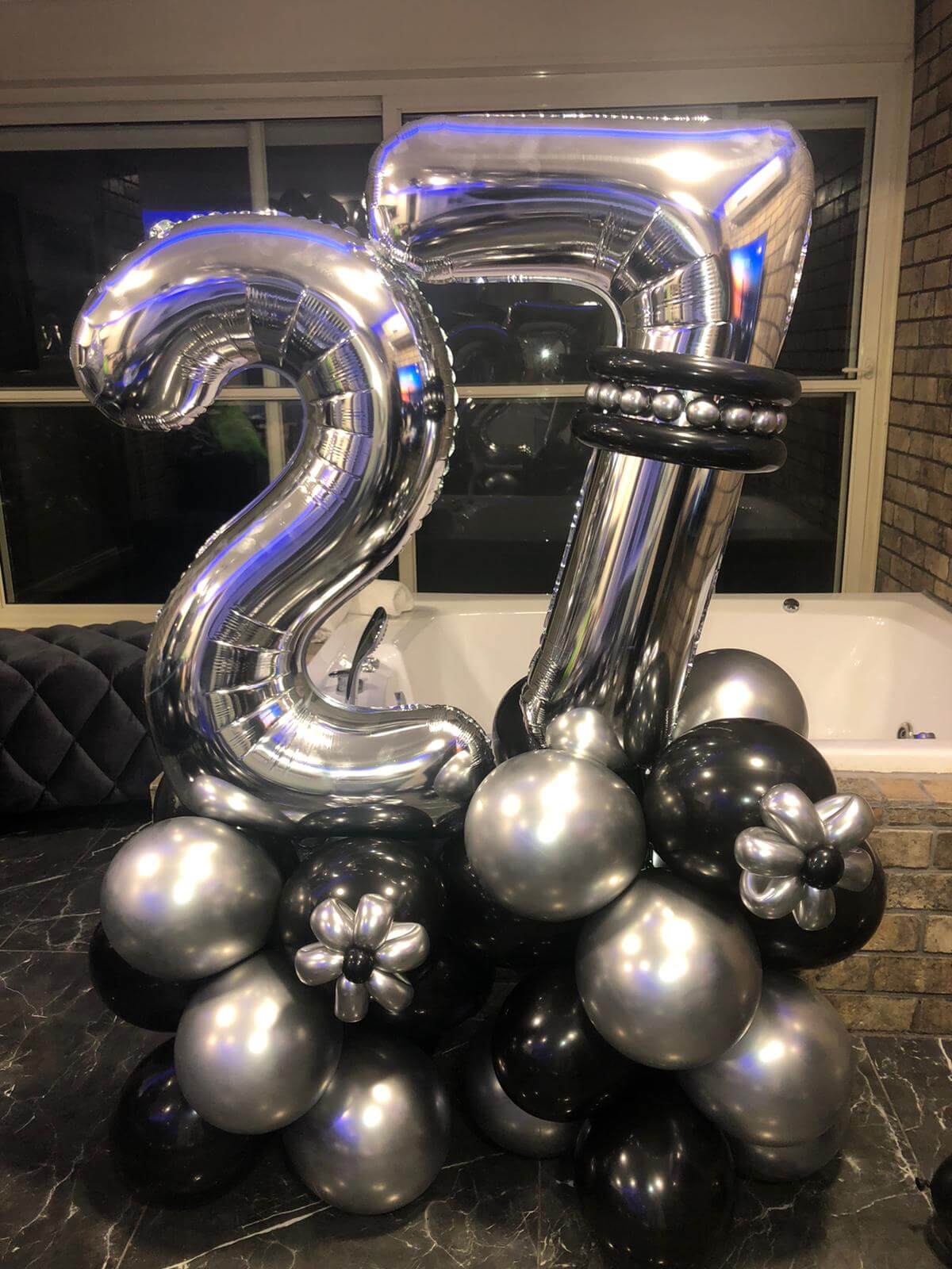 מעמדי בלונים — דגם 8900